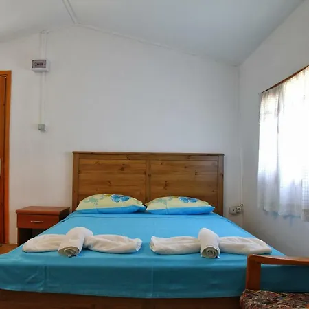 KARABURUN KÖYEVİ Pansiyon