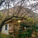 Karaburun Koeyevi Pansiyon *
